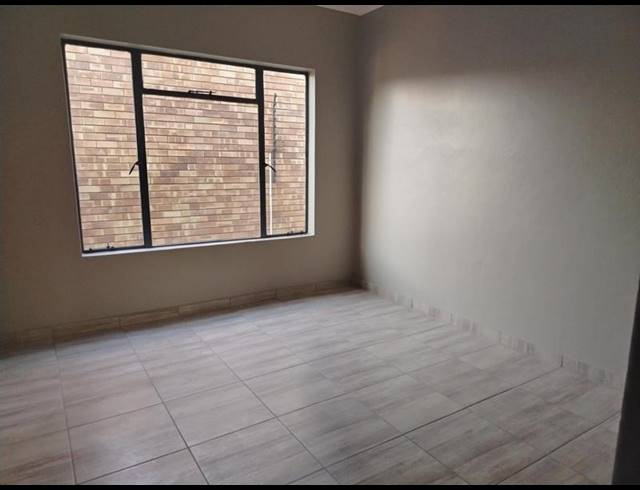3 BEDROOM HOUSE FOR SALE IN IVY PARK